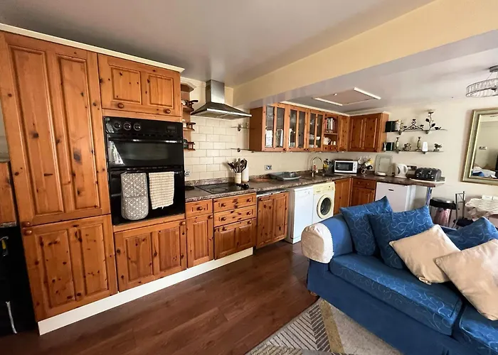 2 Bedrooms Bell Cottage