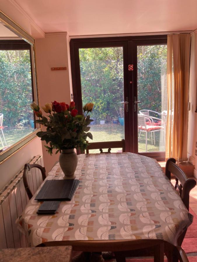 2 Bedrooms Bell Holiday home *